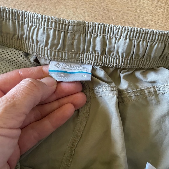 Columbia 5” inseam Casual Tan hiking Shorts women’s medium - Picture 4 of 9